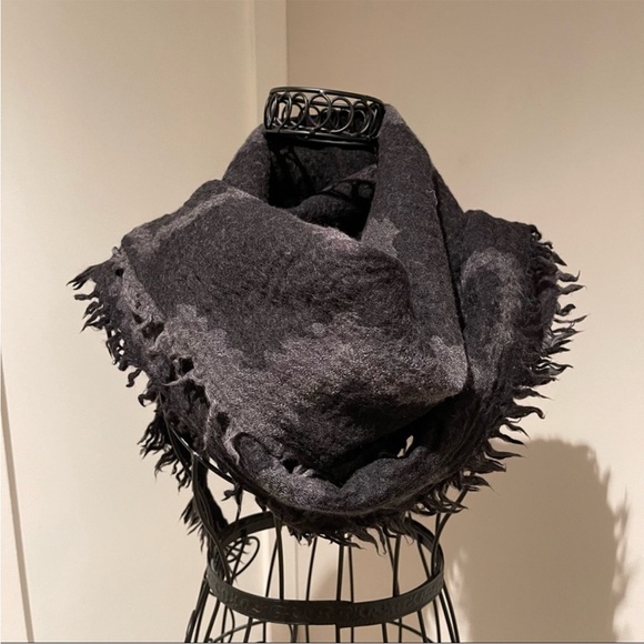 Wilfred Diamond Mosaic triangle scarf - Picture 4 of 6